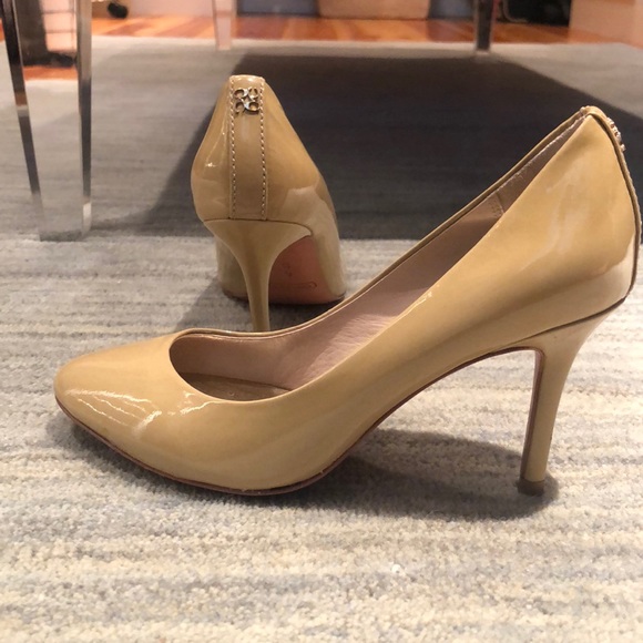 Coach Shoes - Coach nude Pumps 6B